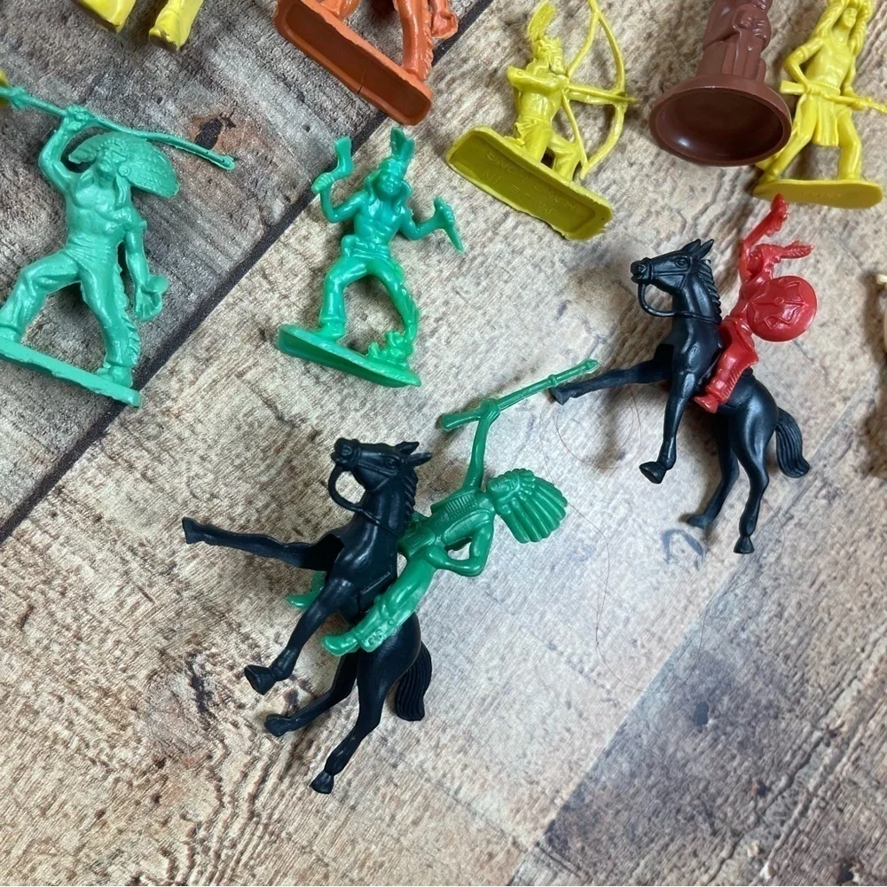 Vintage 60's 70's Cowboys Indians Action Figure Set Bundle Teepee Horses Totem